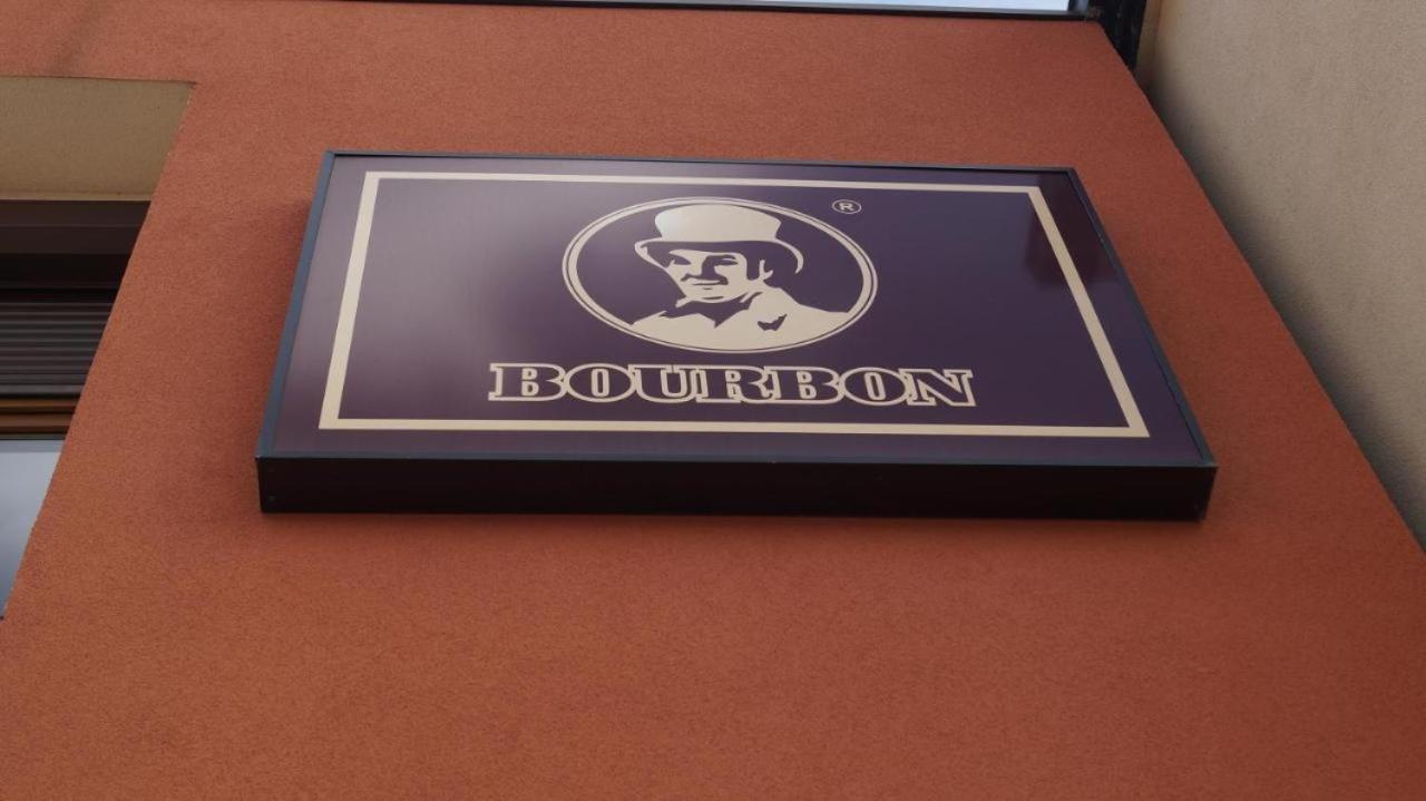 Hotel Bourbon فاما فيكي المظهر الخارجي الصورة